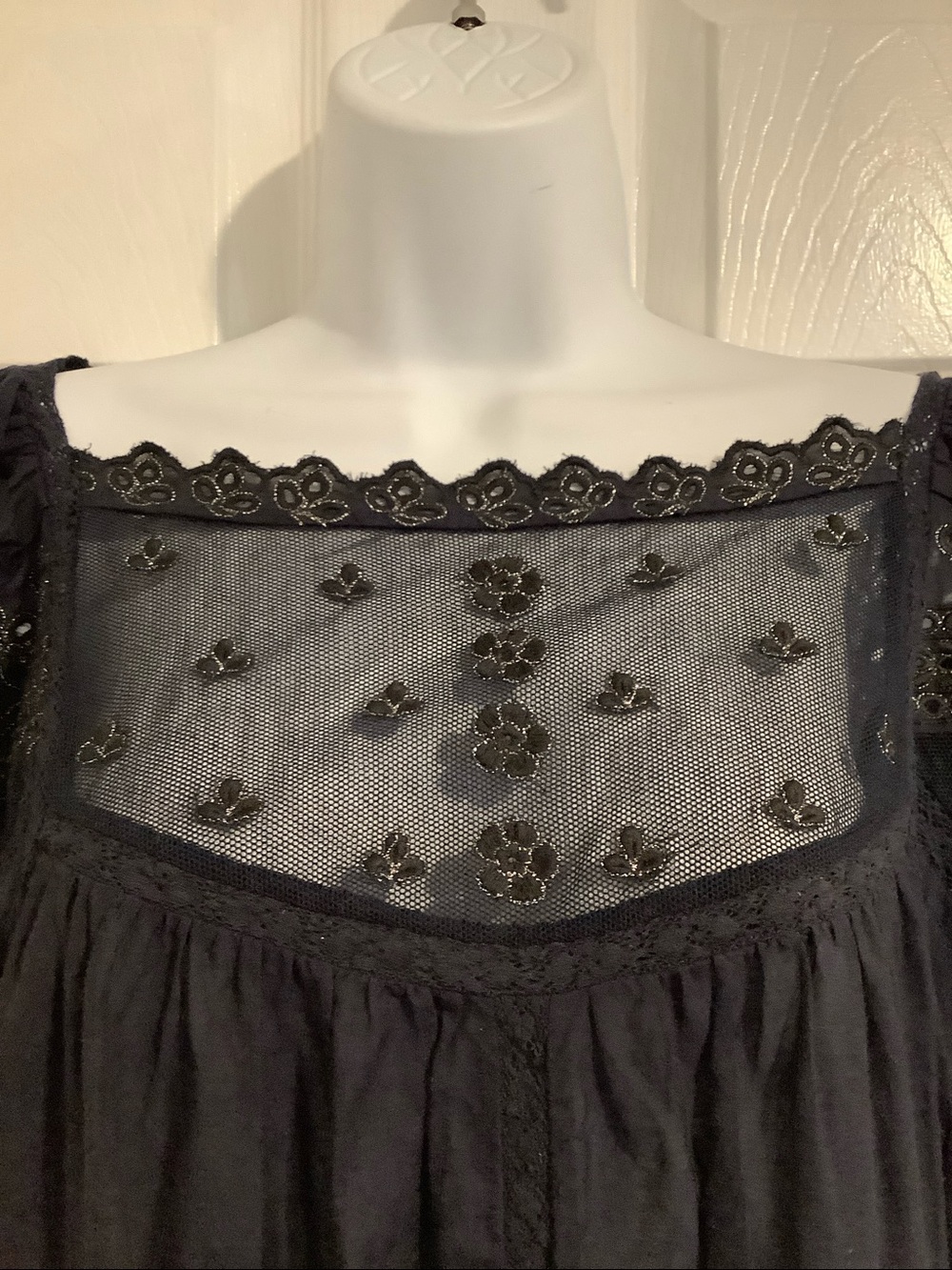ANTHROPOLOGIE Navy Blue Boho Chic Shimmery Lace Puff Sleeves Fall Top L - Picture 2 of 11